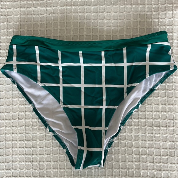CUPSHE - Emerald Green Bikini, plaid bottoms & matching adjustable top, medium - Picture 7 of 11